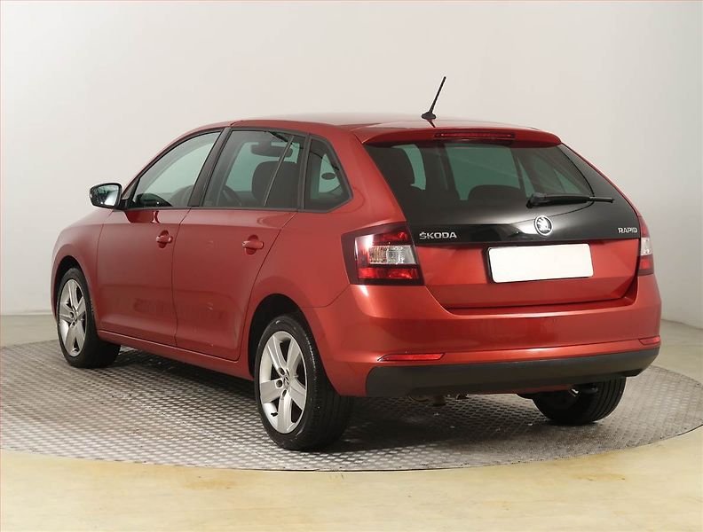 Škoda Rapid (2016) Spaceback 1.2 TSI, Serv.kniha - fotka 4 z 20
