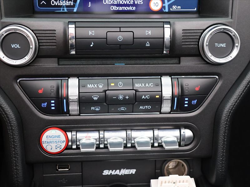 Ford Mustang GT 5,0 V8 534kW Kabriolet DPH - fotka 30 z 38