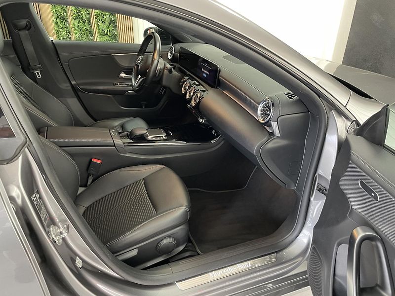 Mercedes-Benz CLA 200 AT ČR , REZERVACE - fotka 14 z 34