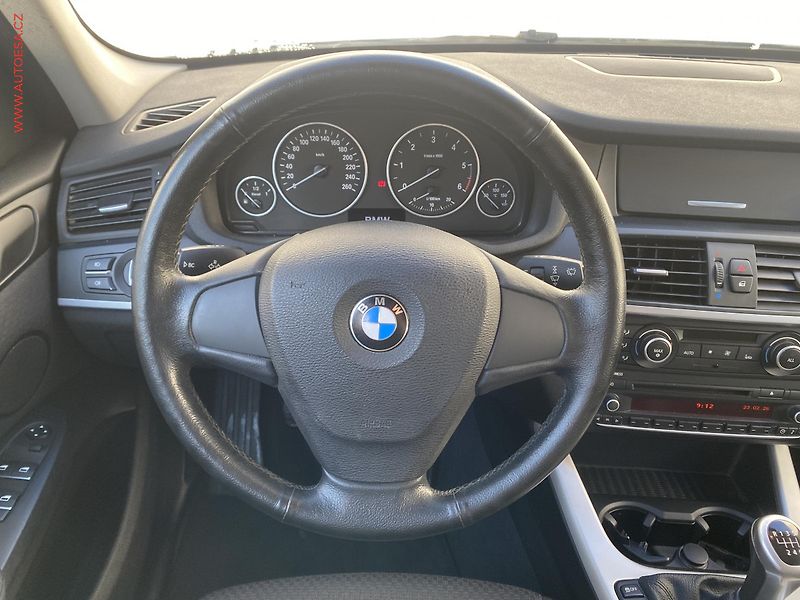BMW X3 (2011) 2.0D xDrive20d, +ALU - fotka 11 z 17