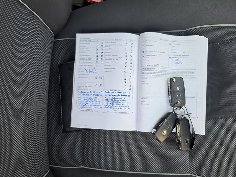 Volkswagen Multivan 2.0 TDI 103kw 7 Míst  TZ  - fotka 22 z 37
