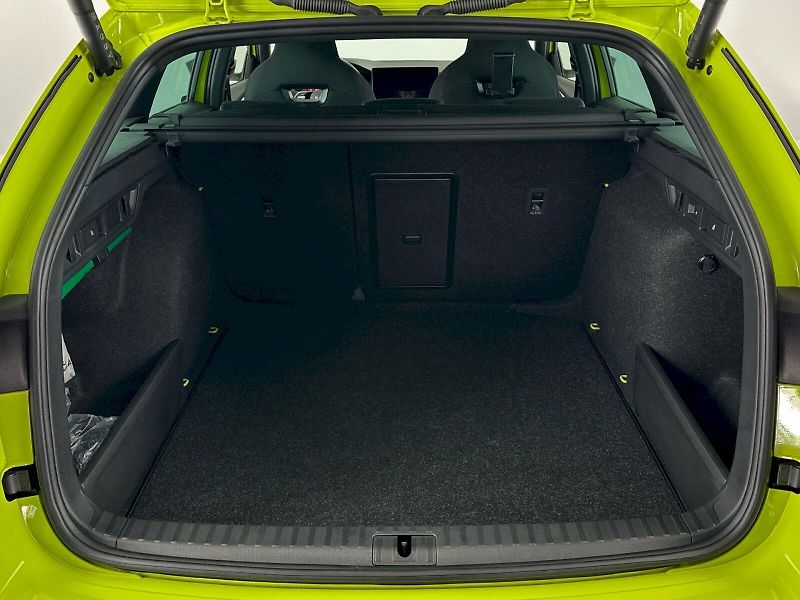 Škoda Octavia (2025) Combi DSG 2.0TSI 195kW RS - fotka 32 z 36