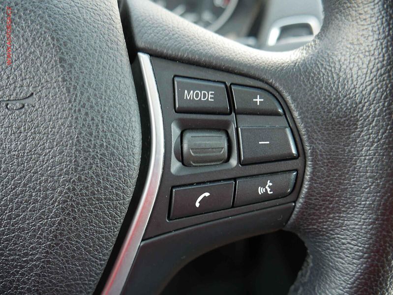 BMW Řada 1 (2015) 1.5D, Navigace, výhřev - fotka 15 z 22