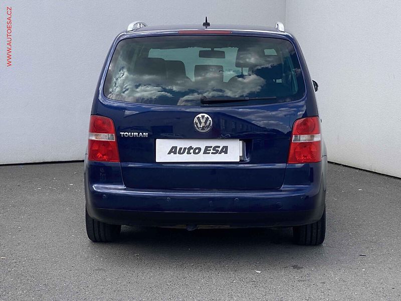 Volkswagen Touran (2004) 2.0TDi, AC, xenon - fotka 5 z 15