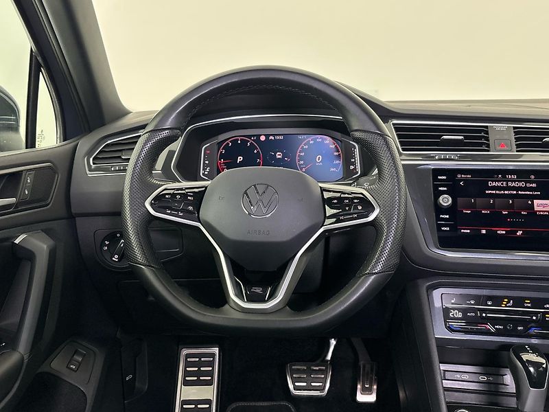Volkswagen Tiguan R-Line DSG - fotka 18 z 29