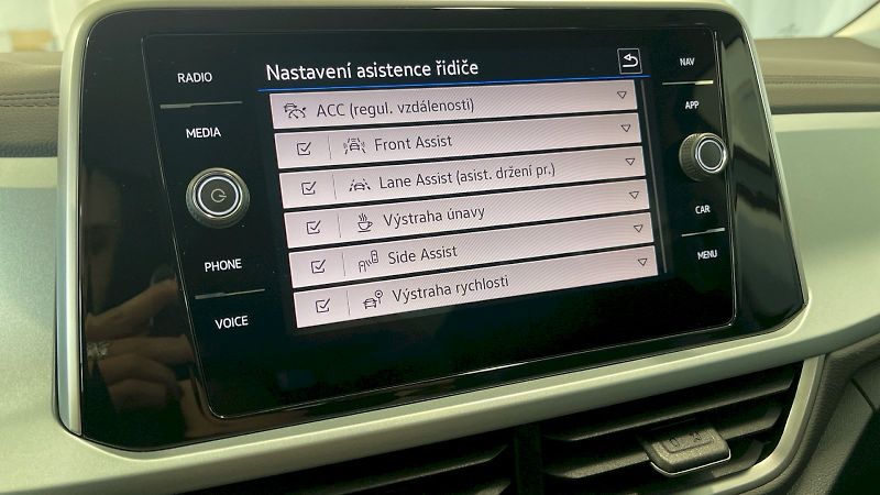Volkswagen T-Roc (2025) Life GOAL 1.0 TSI 85kW - fotka 28 z 32