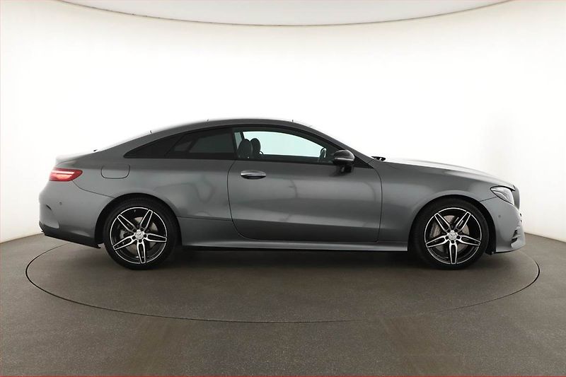 Mercedes-Benz Třídy E (2019) E 400 d - fotka 6 z 20