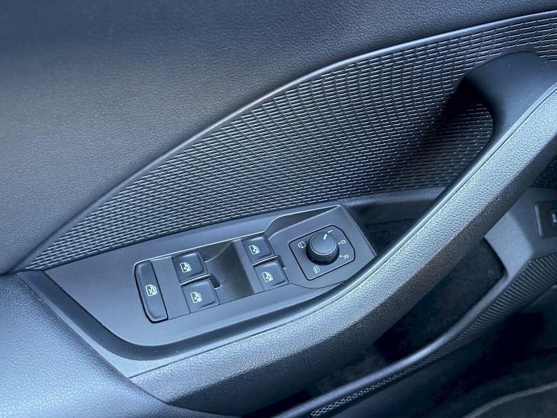 Škoda Octavia (2023) 2.0 TDI 110kW DSG Estate Ambit - fotka 25 z 35