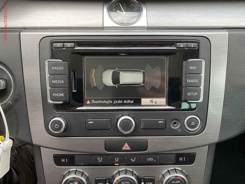 Volkswagen Passat (2014) 2.0 TDi, Highline, DSG, bixen - fotka 17 z 17