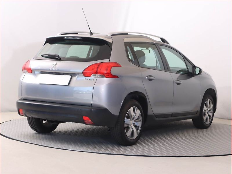 Peugeot 2008 (2016) 1.2 PureTech, Serv.kniha - fotka 5 z 17