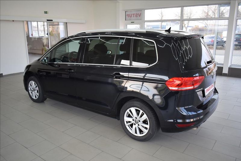 Volkswagen Touran 2,0 TDi, 7-míst,DSG,NAVI,KŮŽE, - fotka 8 z 41