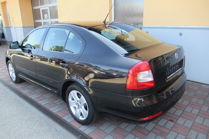 Škoda Octavia 1.4 TSi ELEGANCE EL.ŠÍBR XENON - fotka 2 z 35