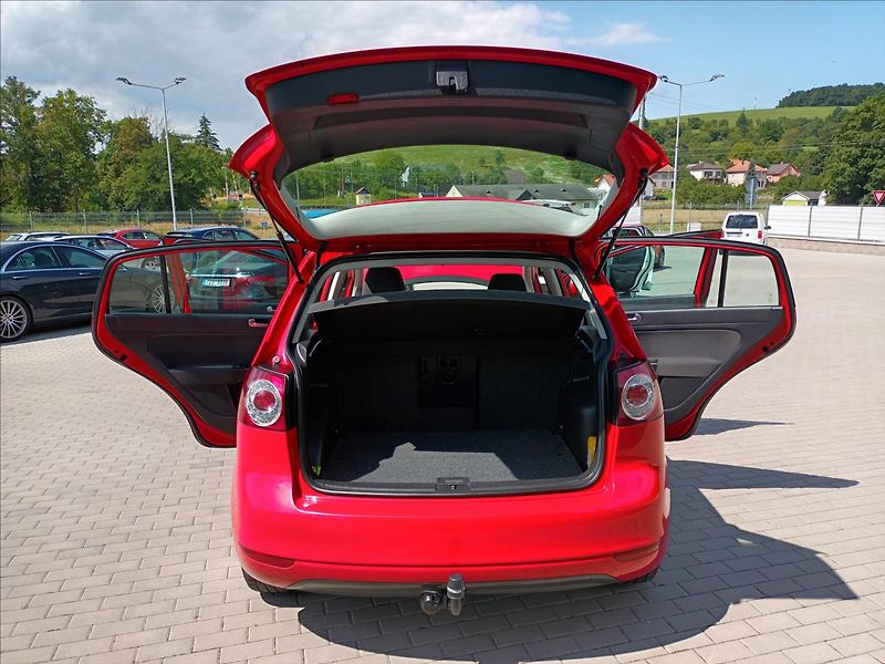 Volkswagen Golf Plus 1,6 TDI,66KW,SERVISKA,TAŽNÉ - fotka 20 z 39