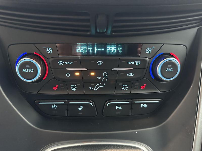 Ford Kuga Titanium 1.5 EcoBoost 150k man - fotka 21 z 26