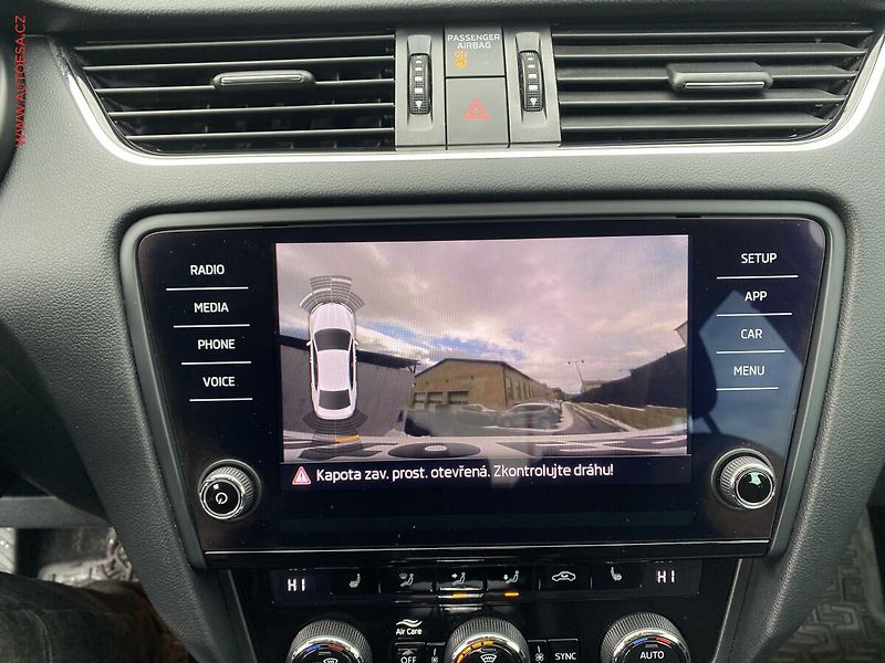 Škoda Octavia (2018) 1.5 TSI, ČR, Style, DSG, LED - fotka 12 z 19