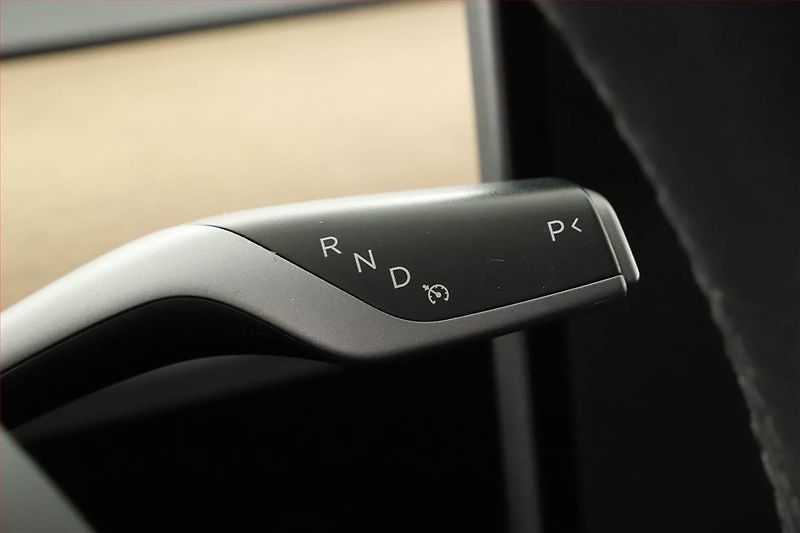 Tesla Model Y (2022) Long Range AWD 79kWh, SoH 91% - fotka 10 z 27