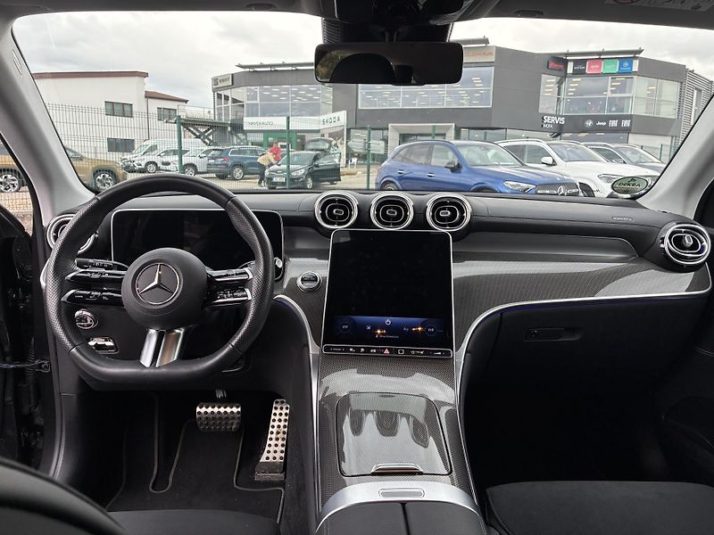 Mercedes-Benz GLC (2025) 300de 4MATIC - fotka 11 z 14