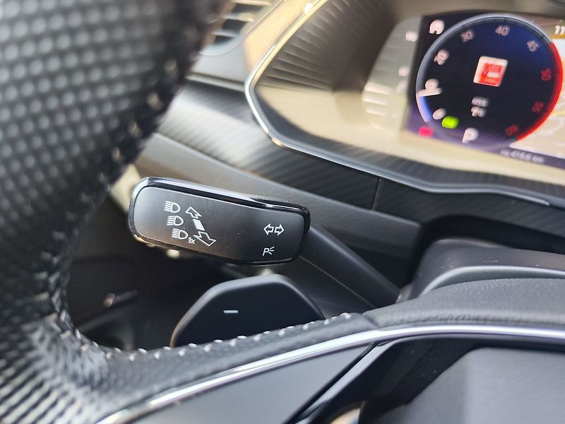 Škoda Superb 2.0 TDI/147kW Sportline DSG 4x - fotka 29 z 36