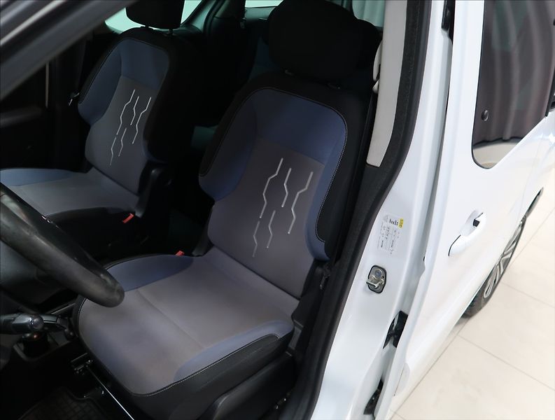 Peugeot Partner Tepee 1,6 BLUEHDi 1. MAJ ČR DPH - fotka 21 z 47
