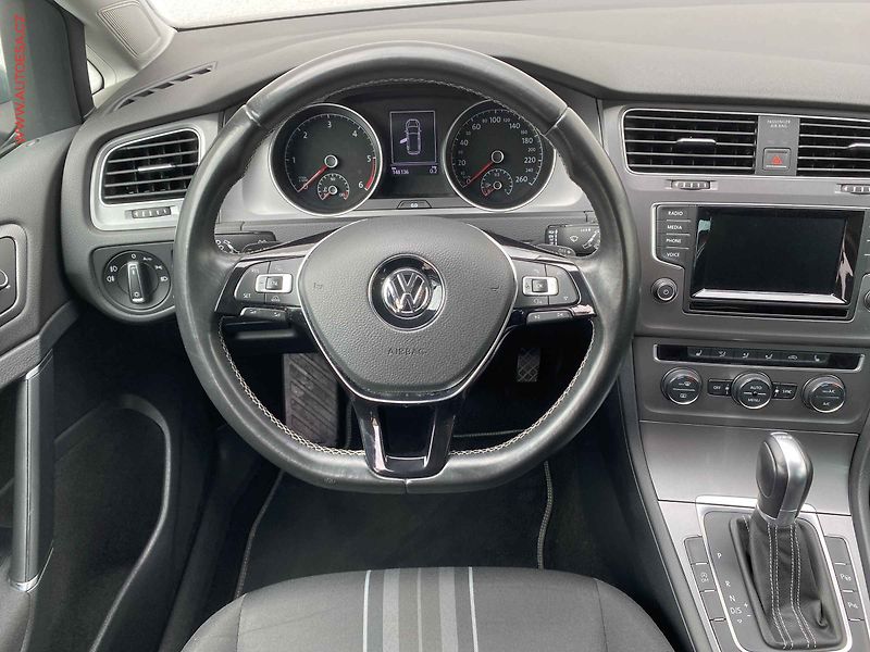 Volkswagen Golf (2015) 1.6 TDi, Lounge, DSG, +kola - fotka 11 z 18