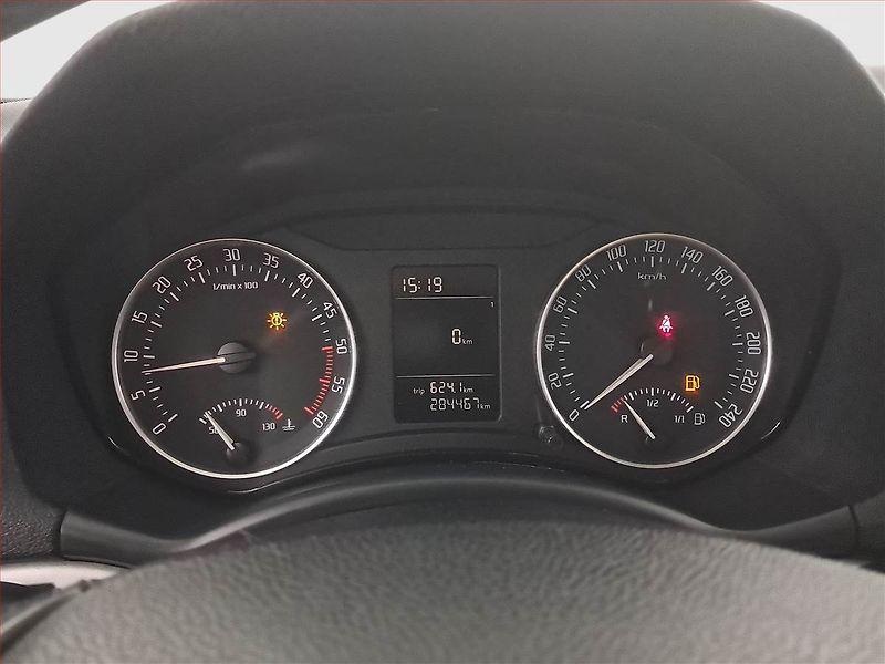 Škoda Octavia (2010) 1.6 TDI, dobrý stav - fotka 11 z 15