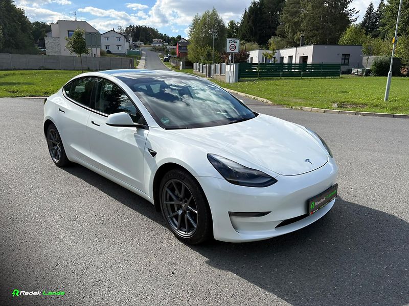 Tesla Model 3 (2023) AWD, Tažné, Neplátce - fotka 1 z 13