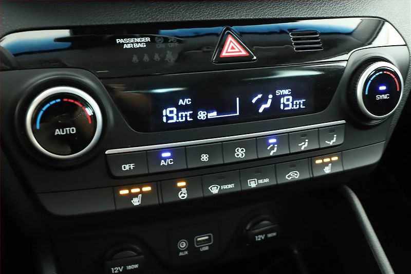 Hyundai Tucson (2020) 1.6 T-GDI, Navi, Tempomat - fotka 12 z 16