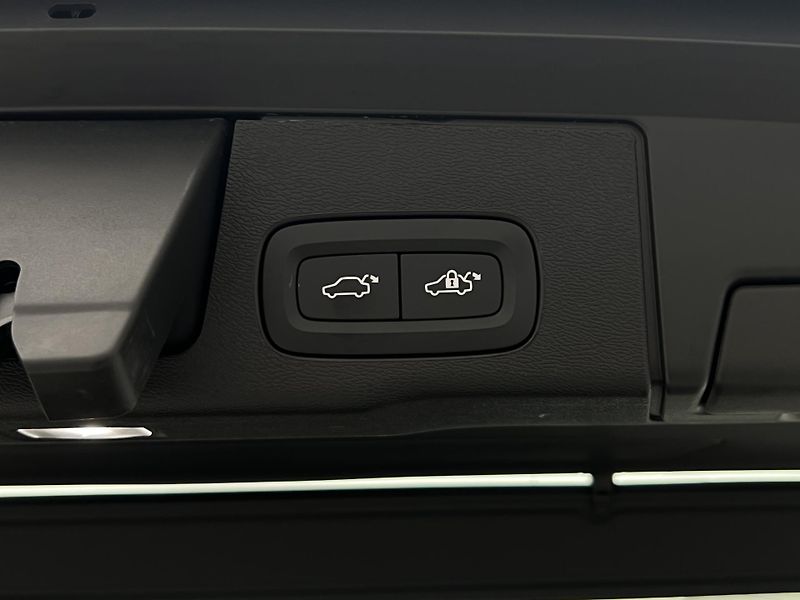 Volvo XC60 T6 AWD BRIGHT PLUS CZ 1.maj. - fotka 45 z 47