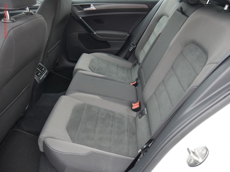 Volkswagen Golf (2019) 1.0 TSi, 2.maj,ČR, Marathon - fotka 10 z 25