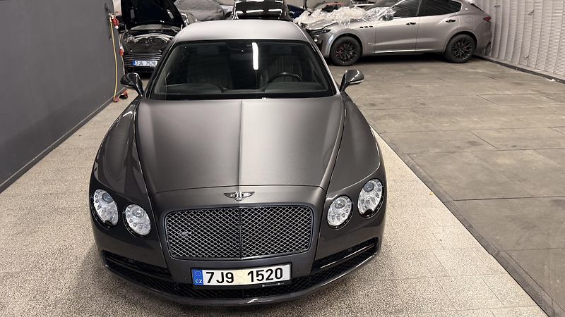 Bentley Flying Spur (2016) 6.0 W12,630PS-335KM/HOD,KRÁSNÝ - fotka 17 z 55