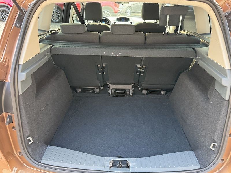 Ford C-MAX (2013) 1.0i EB Klima Winter Paket - fotka 19 z 44