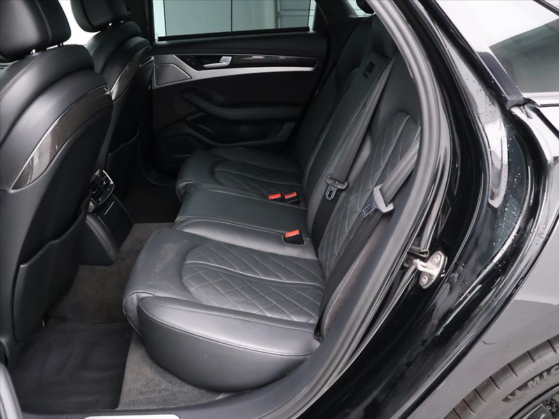 Audi S8 4.0 TFSI 445kW Plus Tiptronic - fotka 14 z 33