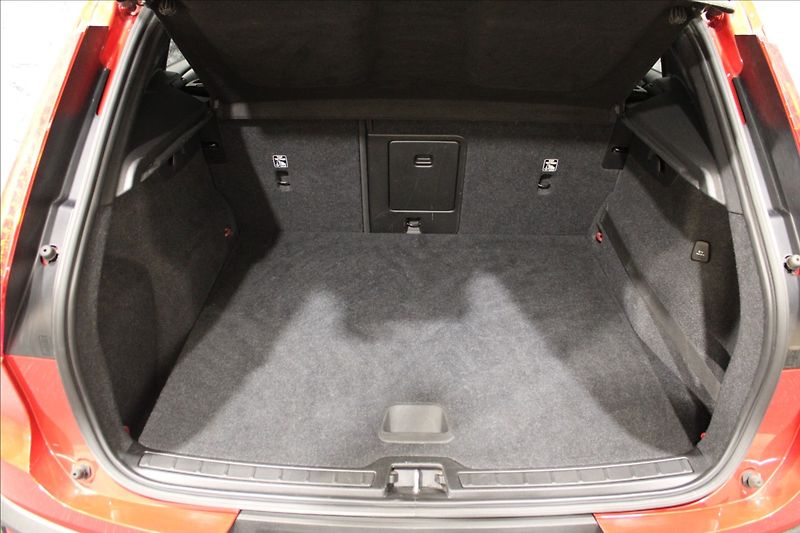 Volvo XC40 2,0 T5 182KW AWD zánovní - fotka 6 z 34