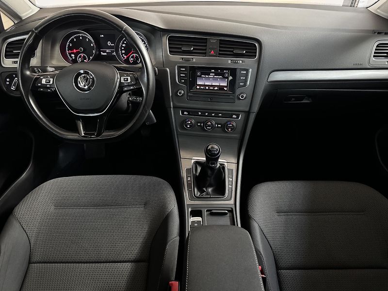 Volkswagen Golf (2013) Variant 1.4 TSI 90 KW  - fotka 9 z 23