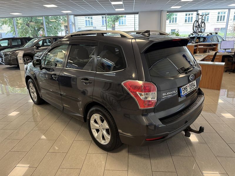 Subaru Forester 2.0D Comfort, 6MT, CZ, 1. maj. - fotka 3 z 47
