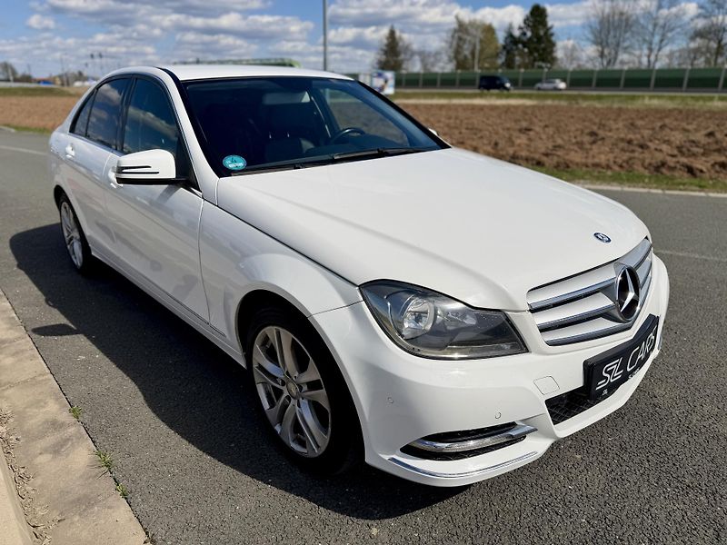 Mercedes-Benz Třídy C 180 CGI NAVIGACE SERVISKA - fotka 7 z 37