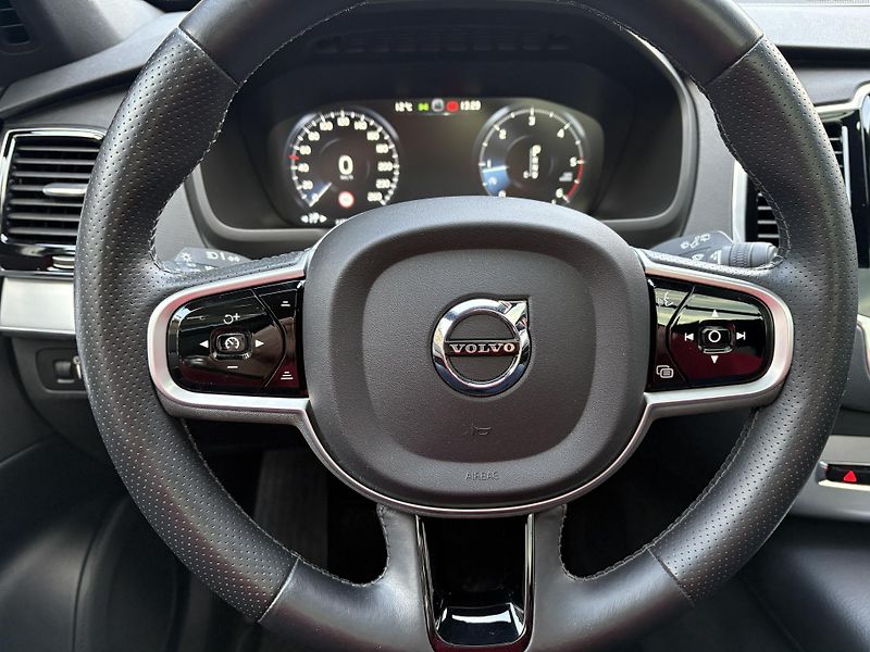 Volvo XC90 (2019) D5 AWD  Pano, Head, 360 - fotka 18 z 35