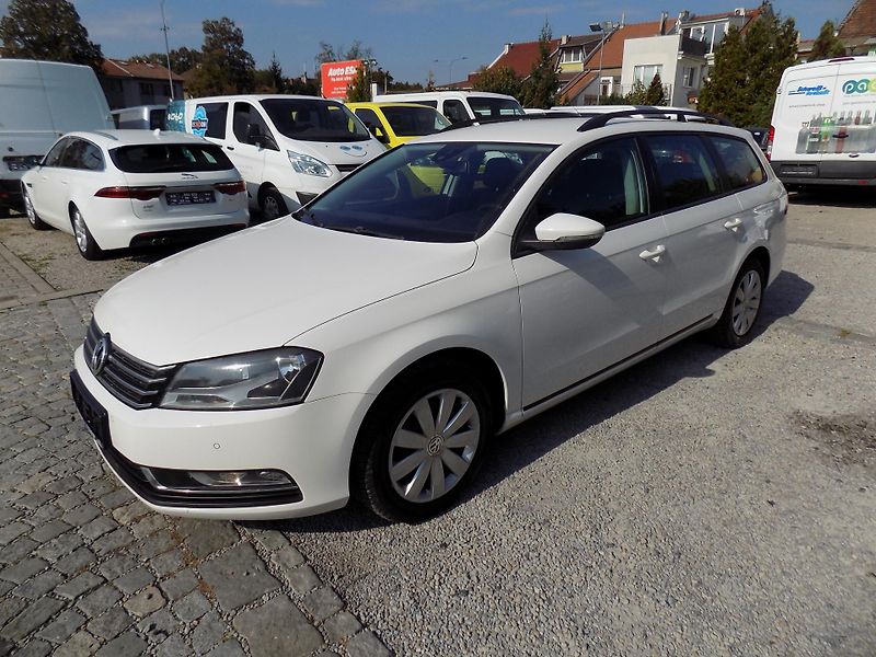 Volkswagen Passat 1,4 TSI 90 KW AUTOKLIMA VÝHŘEV - fotka 17 z 42