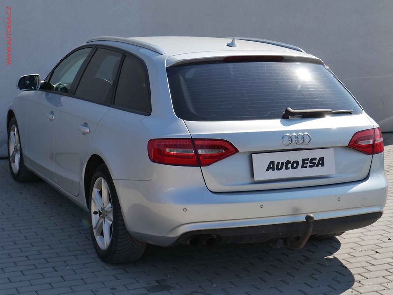 Audi A4 (2013) 2.0 TDi quattro, AT, bixen - fotka 6 z 21