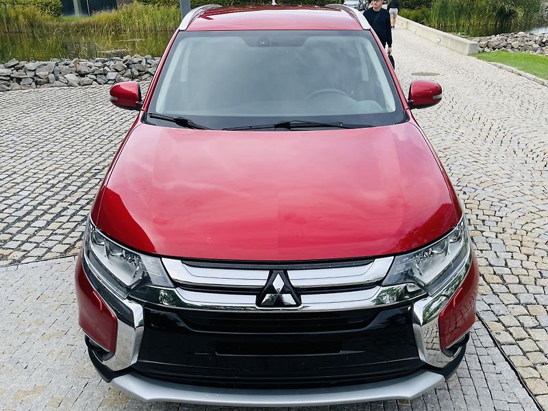 Mitsubishi Outlander 2.2D 4x4 1MAJ TAŽNÉ SERVISKA  - fotka 5 z 42