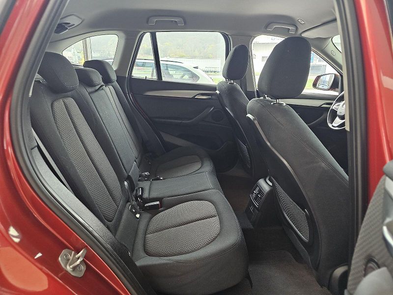 BMW X1 xDrive18d - fotka 15 z 28