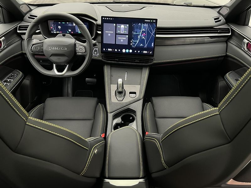 Lynk & Co 01 MORE PHEV AUT CZ 1.maj - fotka 2 z 55