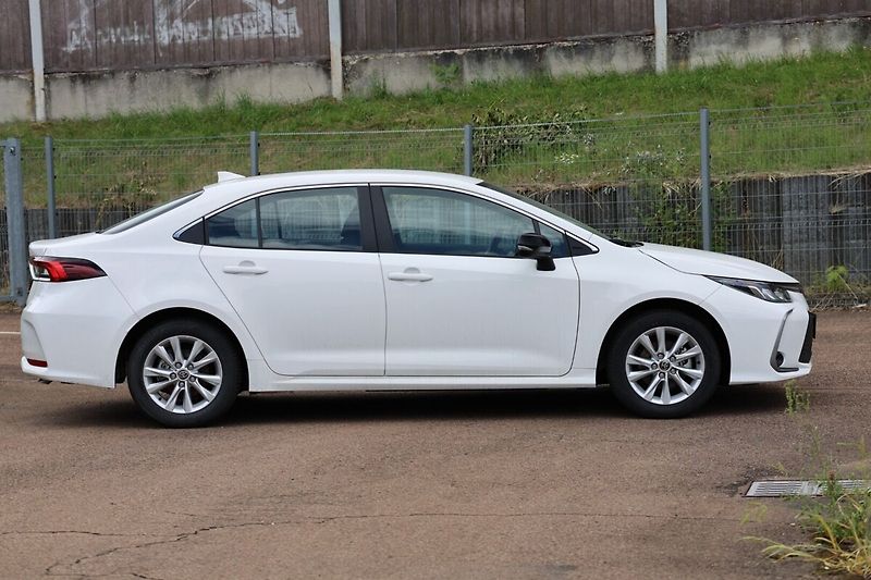 Toyota Corolla Sedan Comfort Limited - fotka 4 z 24