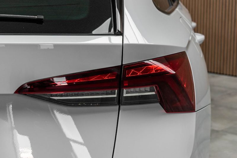 Škoda Octavia 2.0TDI*110kW DSG*BLIS*ACC*DPH* - fotka 33 z 35