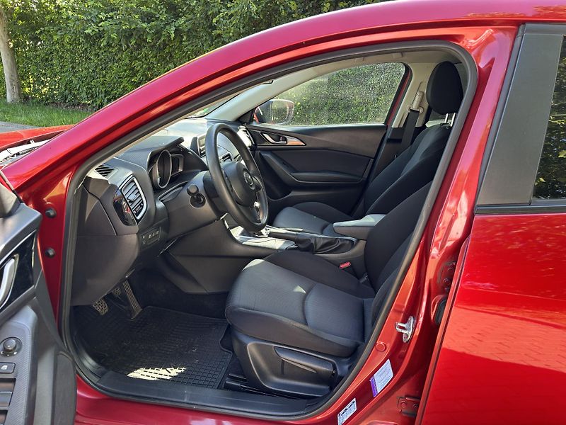 Mazda 3 1.5 Prime-Line - fotka 17 z 28