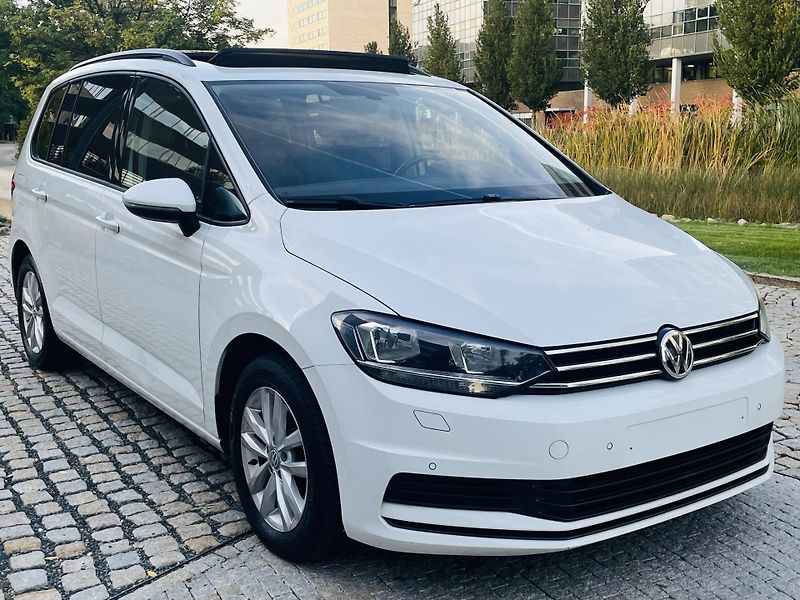 Volkswagen Touran 1.6TDI MANUÁL SERVISKA TAŽNÉ - fotka 9 z 44