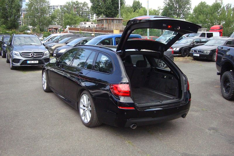 BMW Řada 5 (2013) 535d Xdrive,M-paket,S.kniha - fotka 10 z 73