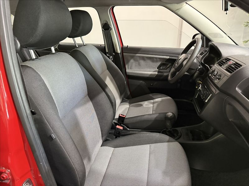 Škoda Fabia 1,2   i ALU KOLA STK 05/2028 - fotka 16 z 19