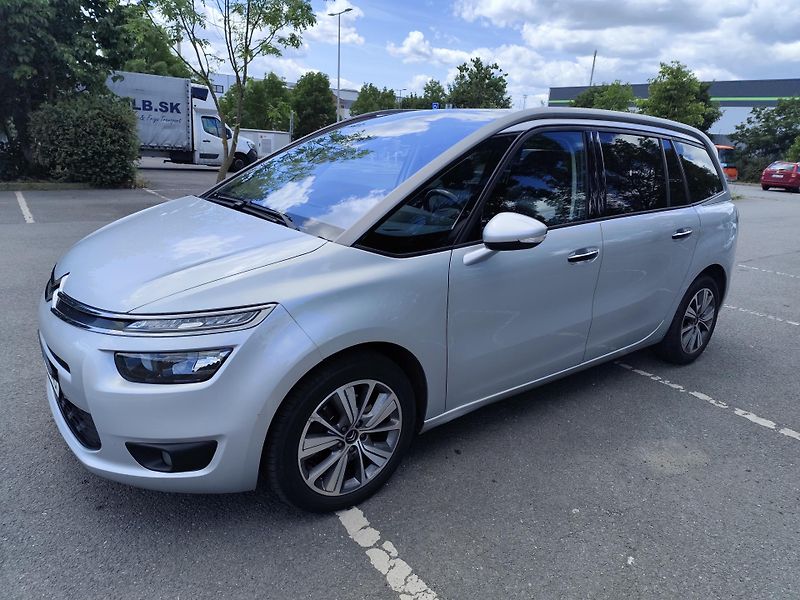 Citroën Grand C4 Picasso (2014) - fotka 2 z 34