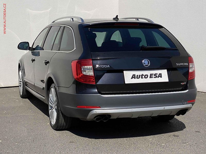 Škoda Superb (2014) 3.6FSi 4x4, Outdoor, DSG - fotka 6 z 17